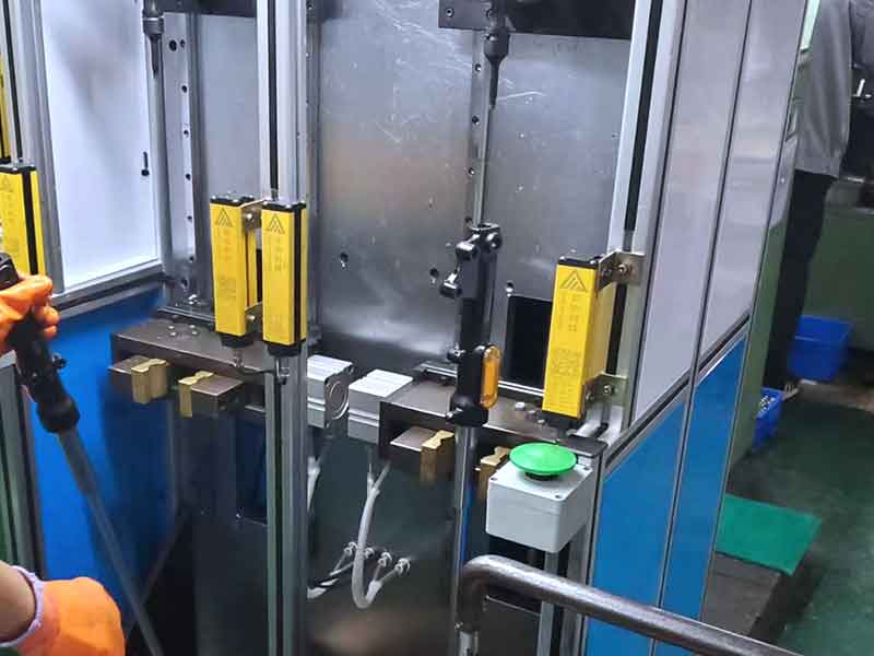 光電保護(hù)器工作原理是什么