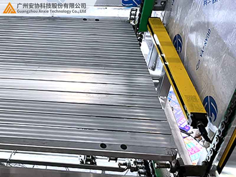 智能物流倉儲系統(tǒng)的光幕安全革新