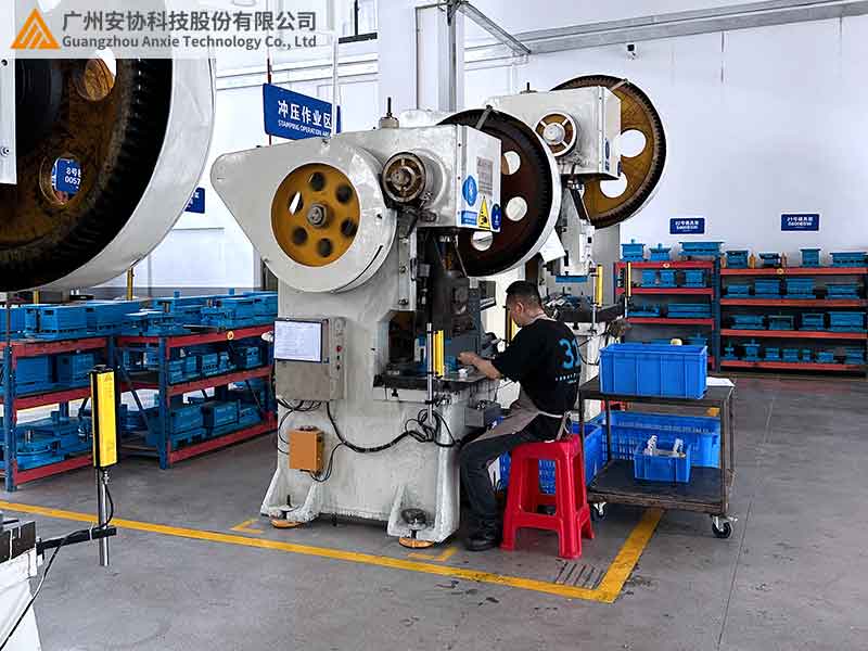 沖床注塑機專用安全光柵解決方案