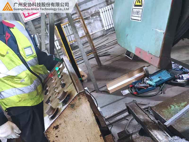 狹小空間安全防護(hù)？單邊光柵輕松解決