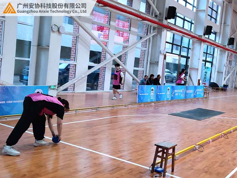 實心球投擲電子測量光幕案例.jpg