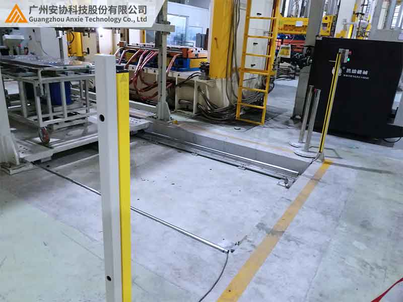 工業(yè)軌道車防碰撞紅外光柵的技術(shù)應用
