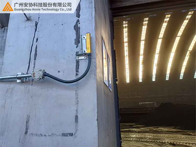 煤礦裝載車安全光柵檢測方案