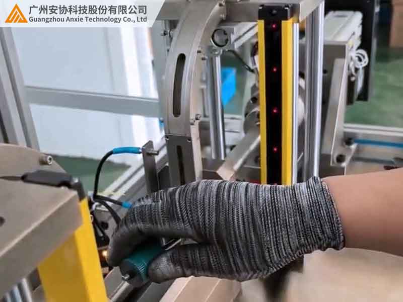 沖床安全光柵防夾手故障排查案例.jpg