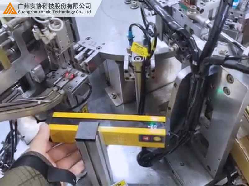 漫反射光幕在工業(yè)自動化中的應用.jpg