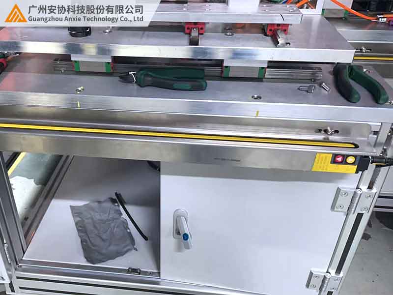 漫反射光幕垂直安裝安全防護(hù)案例.jpg