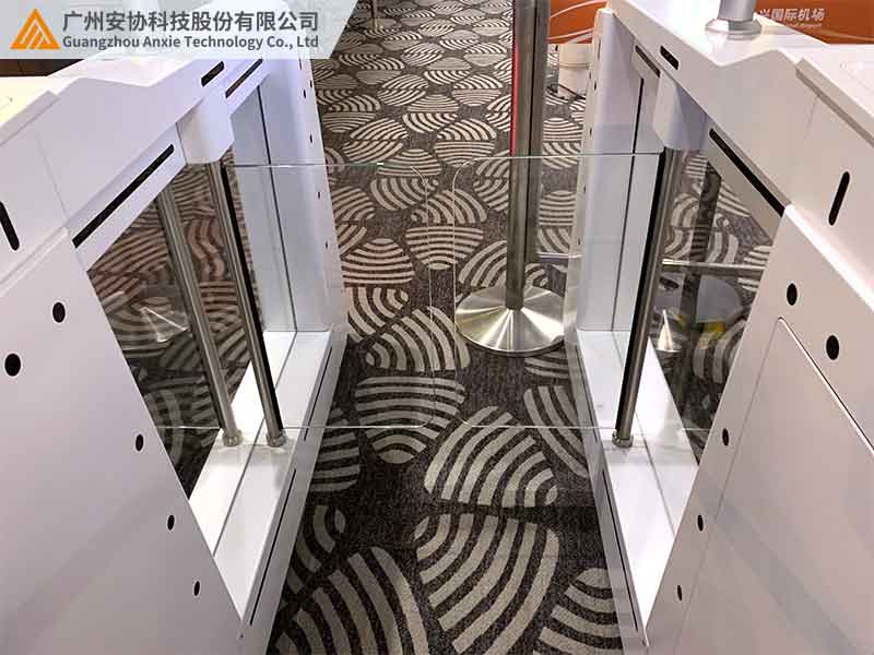單邊光柵機(jī)場(chǎng)快速通行檢測(cè)裝置案例.jpg